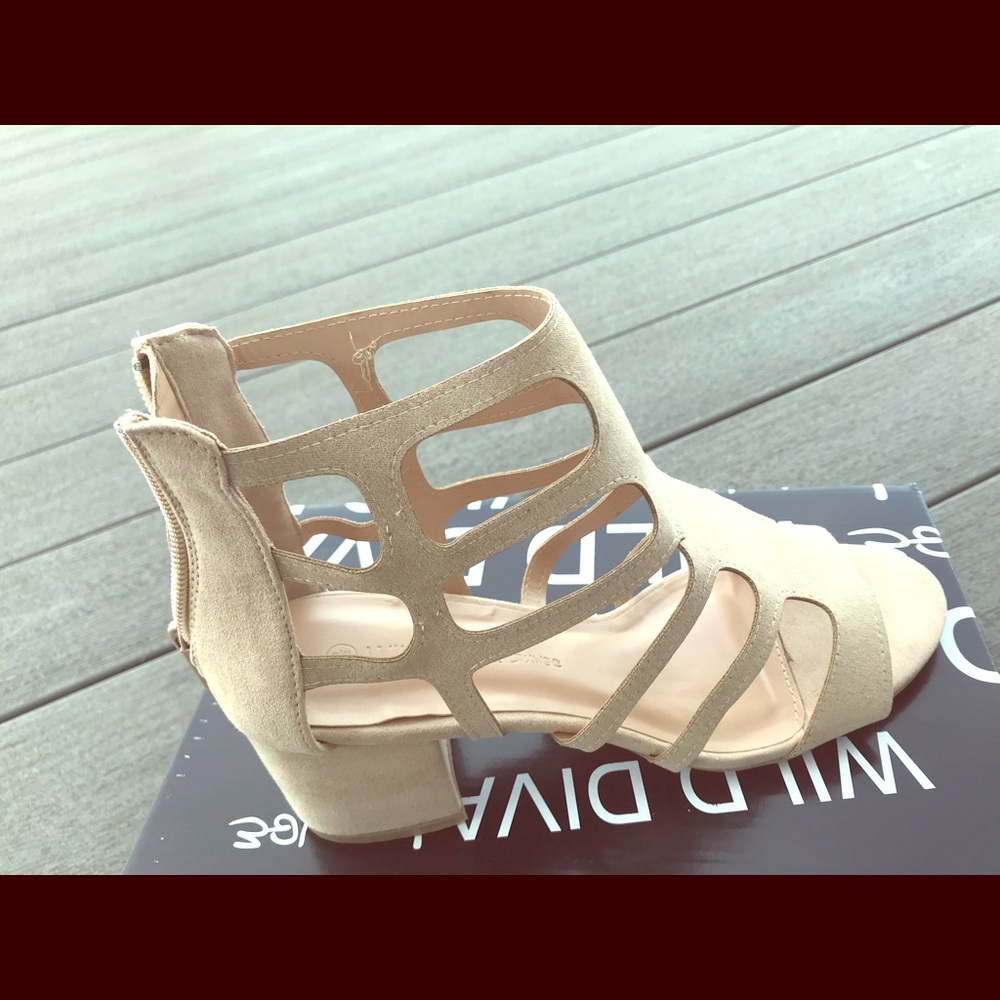 Nude sandal for women size 71/2
